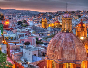 Guanajuato Centro quiet 3-story home with great views